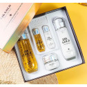 Набор для ухода за лицом Jigott Signature 24K Gold Essential Skin Care 3Set 410ml, фото 3